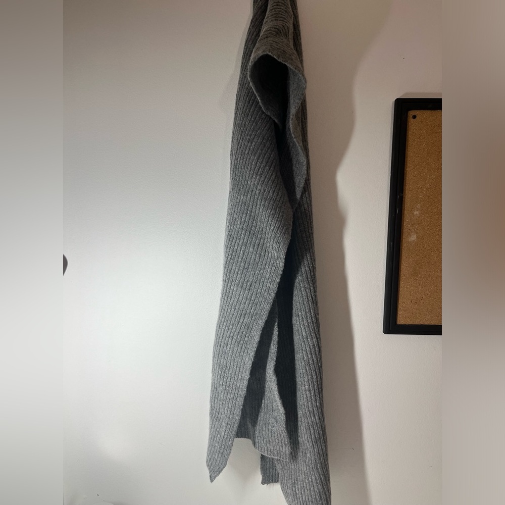 Grey scarf